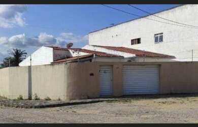 Imagem: A casa possui 3 Dormitórios, 3 Banheiros, 3 Vagas na garagem