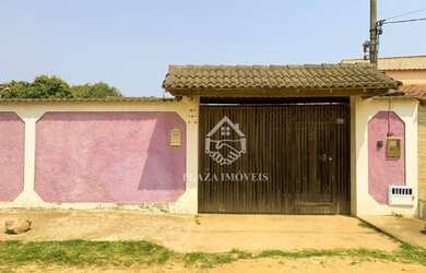 Imagem: A casa possui 3 Dormitórios, 3 Banheiros, 4 Vagas na garagem