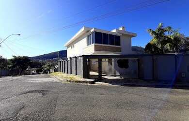 Imagem 2: Casa com 4 dormitórios à venda, 225 m² por R$ 850.000,00 - Jardim Novo...