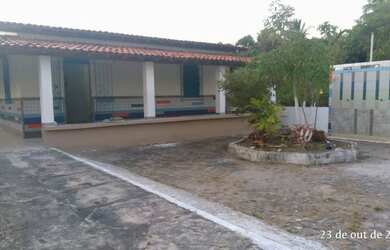 Imagem: A casa em condomínio possui 4 Dormitórios, 3 Banheiros, 5