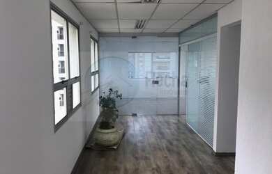 Imagem: O depósito possui 1 Vaga na garagem, 47m² de Área e está