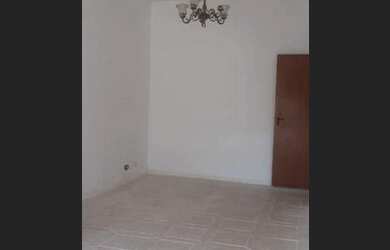 Imagem: A casa possui 3 Dormitórios, 4 Banheiros, 5 Vagas na garagem