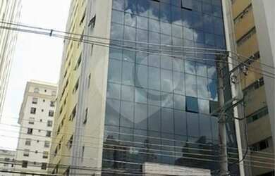 Imagem: O depósito possui 4 Vagas na garagem e 121m² de Área e está