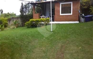 Imagem: A casa possui 3 Dormitórios, 3 Banheiros, 5 Vagas na garagem