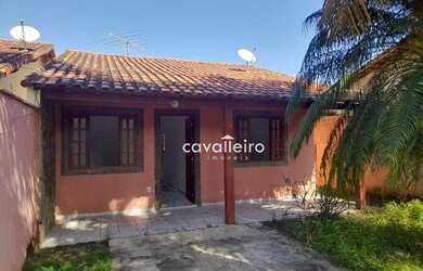 Imagem: A casa possui 2 Dormitórios, 1 Banheiro, 2 Vagas na garagem