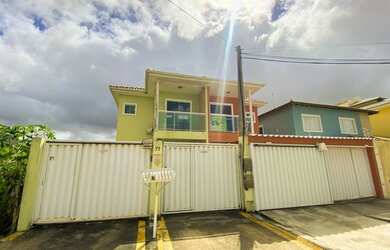 Imagem: A casa possui 3 Dormitórios, 3 Banheiros, 1 Vaga na garagem