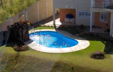 Imagem 4: Chácara ATIBAIA - SP. Piscinae450m² de Área