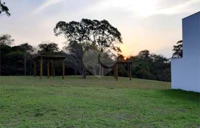 Imagem: A casa em condomínio possui 1 Dormitório, 1 Banheiro, 151m²