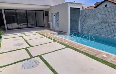 Imagem: A casa em condomínio possui 4 Dormitórios, 5 Banheiros, 3