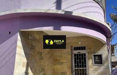 Imagem: A casa possui 4 Dormitórios, 4 Banheiros, 5 Vagas na garagem