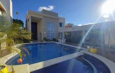 Imagem: A casa em condomínio possui 5 Dormitórios, 5 Banheiros, 2