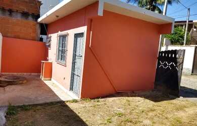 Imagem: A casa possui 1 Banheiro, 1 Vaga na garagem, 55m² de Área