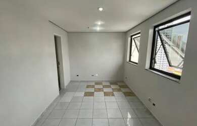 Imagem: O depósito possui 1 Vaga na garagem, 32m² de Área e está