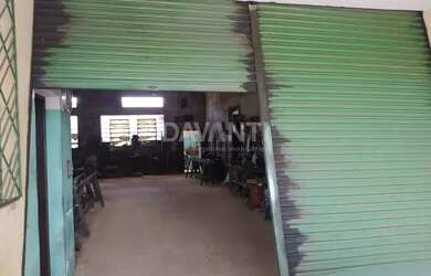 Imagem: O depósito possui 2 Vagas na garagem, 300m² de Área e está