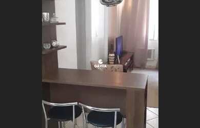 Imagem: O apartamento e possui 3 Dormitórios, Suítes, 1 Banheiro