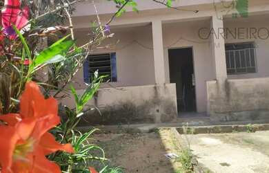 Imagem: A casa possui 3 Dormitórios, 2 Banheiros, 2 Vagas na garagem