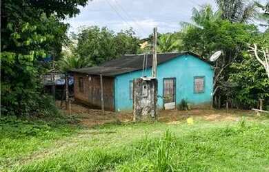 Imagem: A casa possui 3 Dormitórios, 1 Banheiro, 300m² de Área e