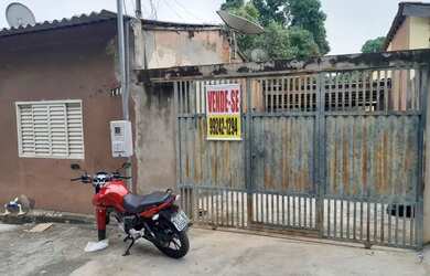 Imagem: A casa possui 2 Dormitórios, 1 Banheiro, 4 Vagas na garagem