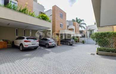 Imagem: A casa em condomínio possui 5 Dormitórios, 5 Banheiros, 4