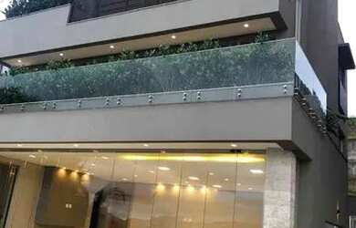 Imagem: A casa em condomínio possui 4 Dormitórios, 5 Banheiros, 4