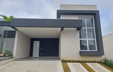 Imagem: A casa em condomínio possui 3 Dormitórios, 2 Banheiros, 3