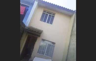 Imagem: A casa possui 2 Dormitórios, 1 Banheiro, 1 Vaga na garagem