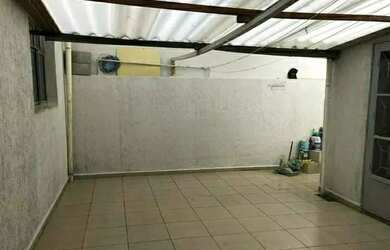 Imagem: A casa possui 2 Dormitórios, 1 Banheiro, 1 Vaga na garagem