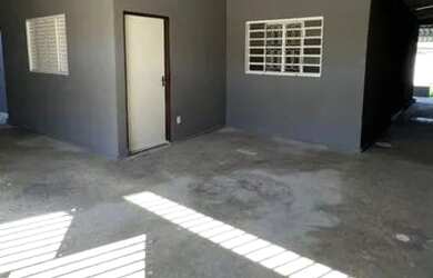 Imagem: A casa possui 2 Dormitórios e está localizado em Pajuçara