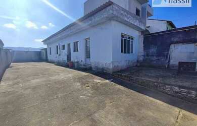 Imagem: A casa possui 2 Dormitórios, 1 Banheiro, 5 Vagas na garagem