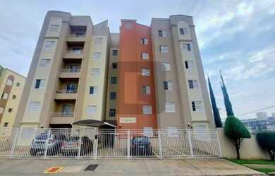 Imagem: O apartamento possui 3 Dormitórios, 1 Banheiro, 2 Vagas na