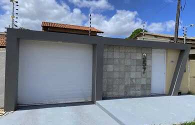 Imagem: A casa possui 3 Dormitórios, 3 Banheiros, 3 Vagas na garagem