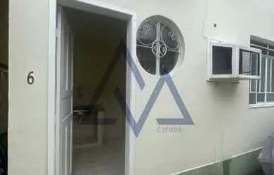 Imagem: A casa possui 1 Dormitório, 1 Banheiro, 30m² de Área e está