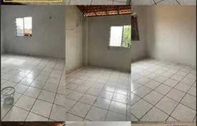 Imagem: A casa possui 3 Dormitórios, 1 Banheiro, 1 Vaga na garagem