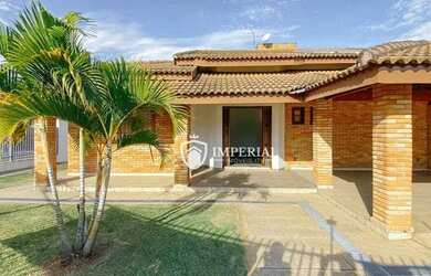 Imagem: A casa possui 3 Dormitórios, 5 Banheiros, 5 Vagas na garagem