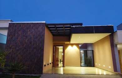 Imagem: A casa em condomínio possui 3 Dormitórios, 2 Banheiros, 2