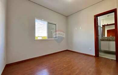 Imagem 13: Casa Luxuosa no Condomínio Santa Monica II para Aluguel