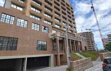 Imagem: O apartamento possui 1 Dormitório, 1 Banheiro, 1 Vaga na garagem