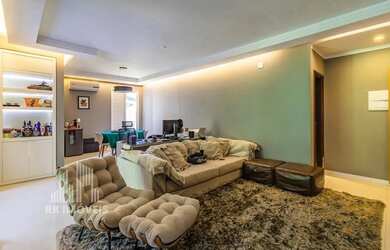 Imagem: O apartamento possui 1 Dormitório, 2 Banheiros, 2 Vagas na