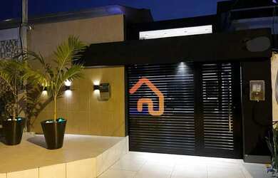 Imagem 6: Casa finamente decorada,estilo contemporaneo localizada no inicio da praia...