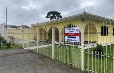 Imagem: A casa possui 3 Dormitórios, 3 Banheiros, 5 Vagas na garagem