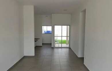 Imagem: A casa em condomínio possui 3 Dormitórios, 2 Banheiros, 2