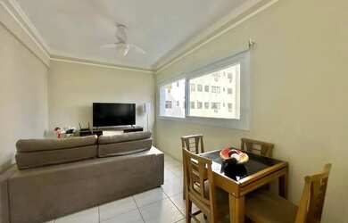 Imagem: O apartamento possui 1 Dormitório, 1 Banheiro, 1 Vaga na garagem