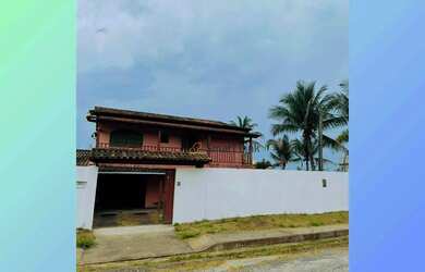 Imagem: A casa possui 5 Dormitórios, 5 Banheiros, 527m² de Área e