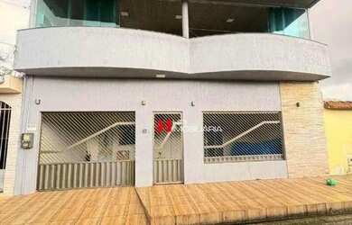 Imagem: A casa possui 5 Dormitórios, 4 Banheiros, 2 Vagas na garagem