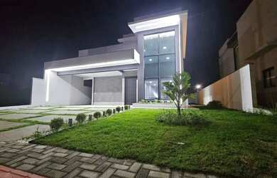 Imagem: A casa em condomínio possui 3 Dormitórios, 2 Banheiros, 4