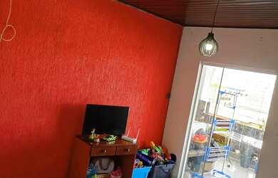 Imagem: A casa possui 3 Dormitórios, 3 Banheiros, 2 Vagas na garagem