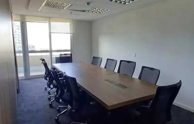 Imagem: O depósito para alugar possui 4 Vagas na garagem, 200m² de