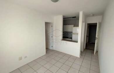 Imagem: O apartamento possui 1 Dormitório, 1 Banheiro, 1 Vaga na garagem