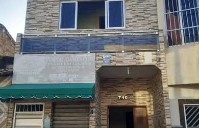 Imagem: A casa possui 5 Dormitórios, 3 Banheiros, 15m² de Área e