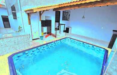 Imagem: A casa possui 2 Dormitórios, 4 Banheiros, 2 Vagas na garagem